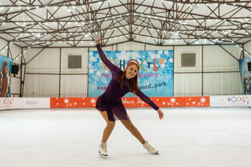 Бухгалтер из Калининграда восхитила гуляющих в Зеленоградске фигурным катанием по льду моря (фото, видео)   - Новости Калининграда | Фото: Александр Караученко