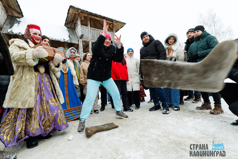 Яркие наряды, огонь и древние традиции: лучшие кадры с масленичных гуляний (фото)