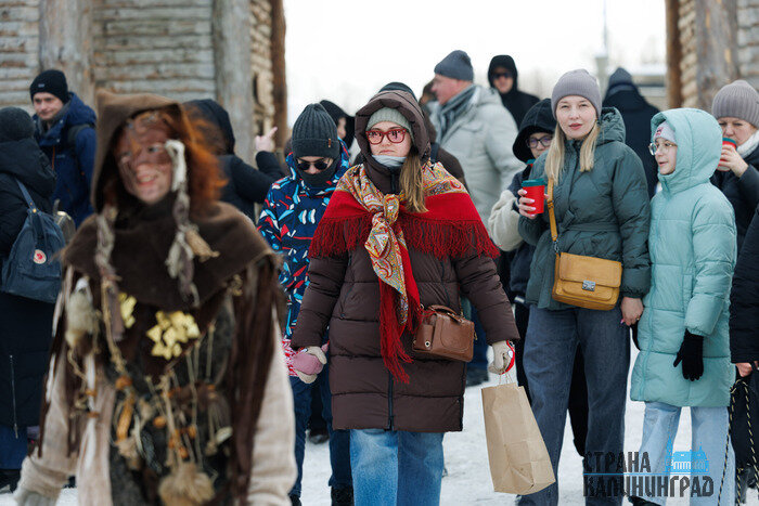 Яркие наряды, огонь и древние традиции: лучшие кадры с масленичных гуляний (фото)