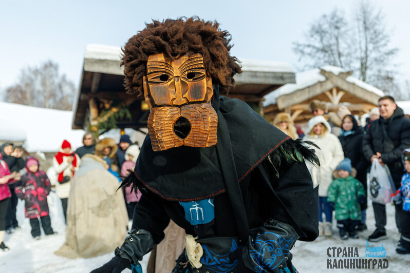 Яркие наряды, огонь и древние традиции: лучшие кадры с масленичных гуляний (фото)