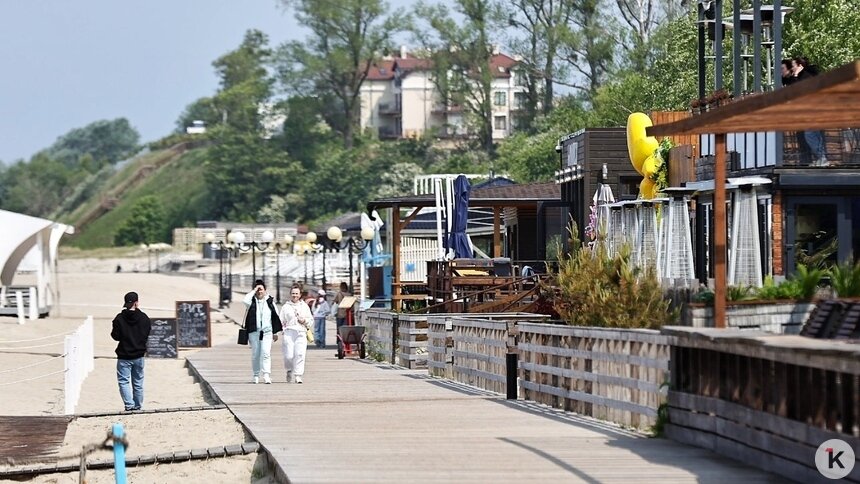 Оставят ли кафе на пляже в Янтарном: суд принял решение, но обвинил власти в бездействии    - Новости Калининграда | Фото: Александр Подгорчук / Архив «Клопс»