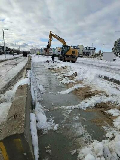 В Калининграде после морозов снова выводят дорожников на объекты - Новости Калининграда | Фото: канал сити-менеджера Калининграда Елены Дятловой / Телеграм