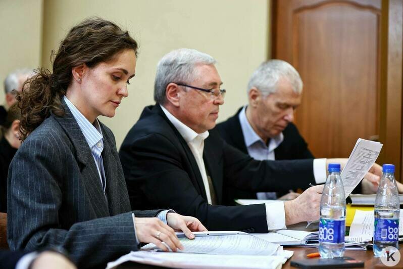 «Храни господь близких моих»: репортаж из зала суда, где экс-ректор БФУ Фёдоров и его заместитель Мялкина произнесли последние слова (фото)    - Новости Калининграда | Фото: Александр Подгорчук / «Клопс»