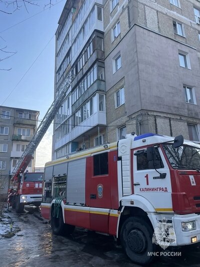 Вспыхнула газовая труба на кухне: подробности пожара в доме на Сергеева - Новости Калининграда | Фото: МЧС региона