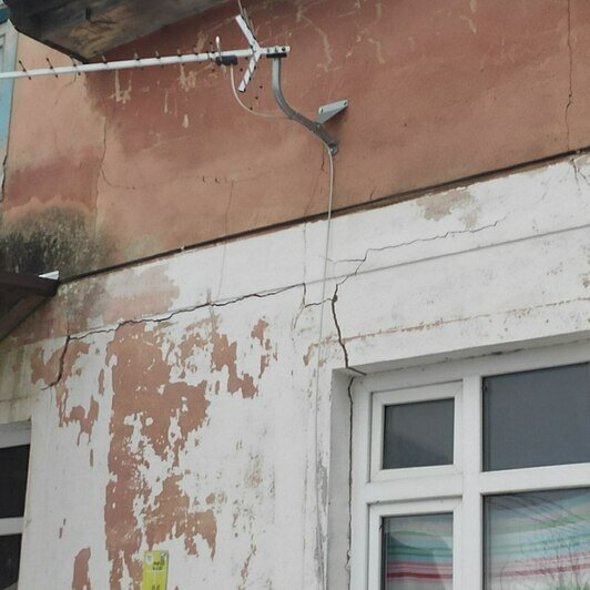 Жители около двух лет назад просили признать их дом аварийным  | Фото: прокуратура Калининградской области