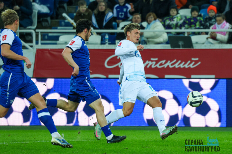 Моменты игры. | Фото: Александр Мелехов