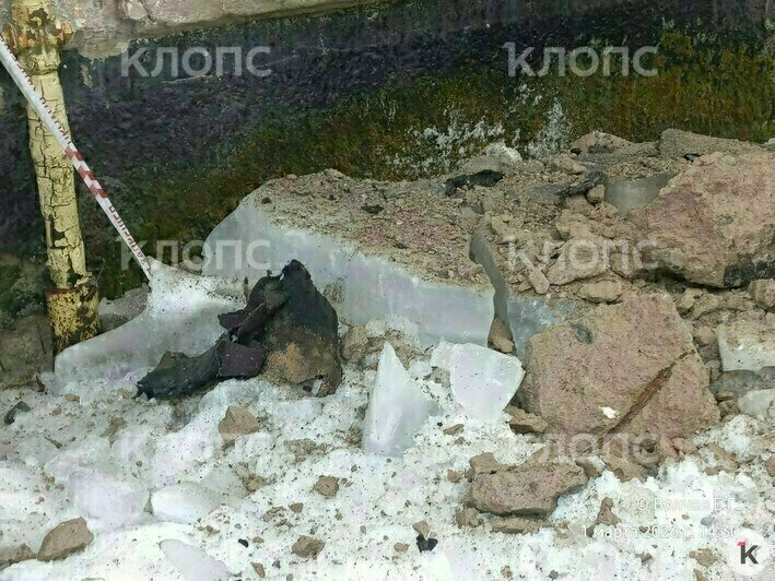 Место происшествия: толщина льда на крыше 17 сантиметров | Фото: Евгений Волчев