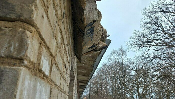 После публикации «Клопс» прокуратура заинтересовалась рухнувшей крышей дома в Рябиновке    - Новости Калининграда | Фото: очевидец