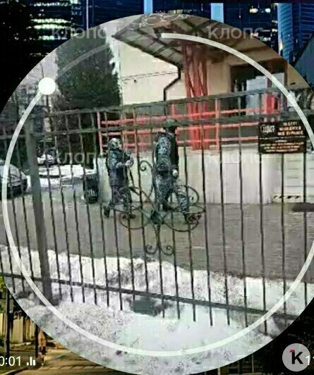 Студентов эвакуировали, в зданиях работают силовики  | Скриншоты видеозаписей 