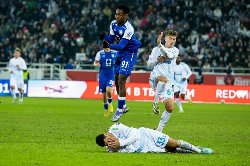 На стадионе в Калининграде опробовали новшество: как «Балтика» боролась с «Зенитом» в Кубке России (фоторепортаж) - Новости Калининграда | Фото: Александр Подгорчук / Архив «Клопс»