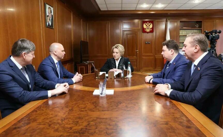 Встреча калининградской делегации с председателем Совета Федерации Валентиной Ивановной Матвиенко. | Фото: тг-канал Алексея Беспрозванных