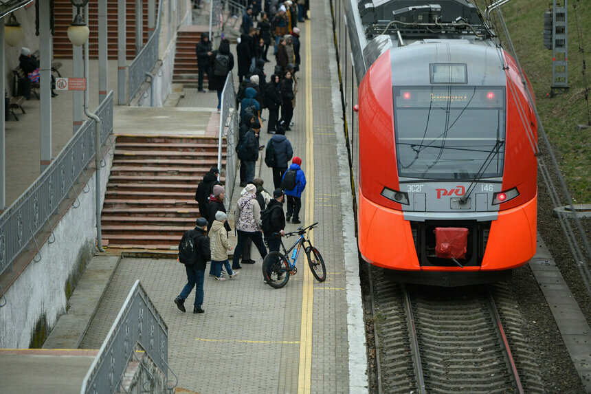 Из-за длинных выходных  «Ласточкам» скорректировали расписание  | Фото: Александр Мелехов
