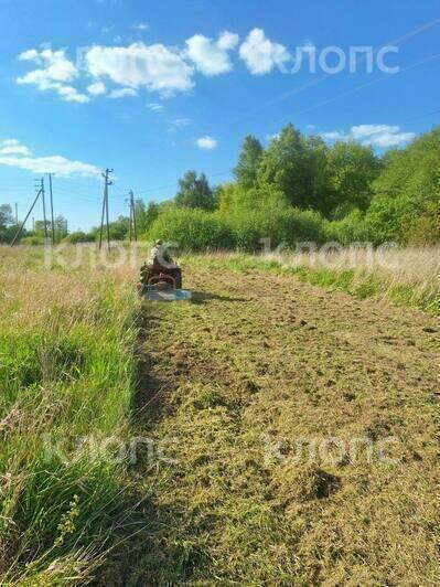 Садоводы летом 2025 года обустраивали проезды к своим участкам | Фото: очевидец