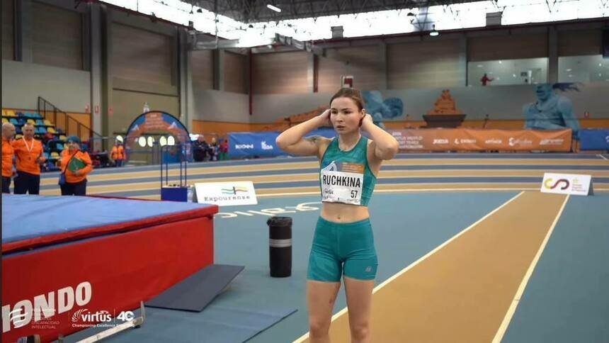 Калининградка Александра Ручкина прыгнула дальше всех на Чемпионате мира по лёгкой атлетике - Новости Калининграда | Стоп-кадр трансляции Чемпионата мира по лёгкой атлетике ЛИН