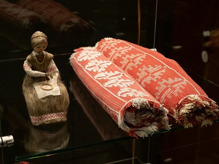 Из Беларуси с любовью: в Музее янтаря покажут тканые покрывала, скатерти и рушники, а также вещи известных писателей (фото) - Новости Калининграда | Фото: Музей я