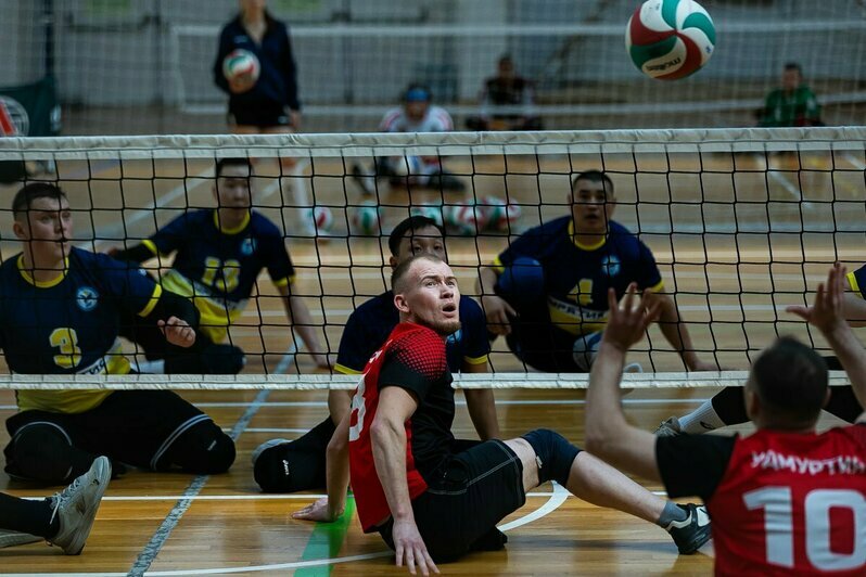 Игра за гранью: в Калининграде стартовал чемпионат России по волейболу сидя - Новости Калининграда | Фото: Александр Подгорчук / «Клопс»