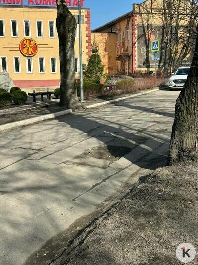 В Янтарном «растаял» асфальт, в Пионерском появилась дыра на новой дороге (фото) - Новости Калининграда | Фото читателя