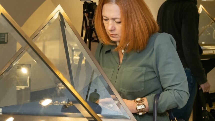 «Это не просто работы, это изобретения»: в Музее янтаря открылась выставка винтажных украшений (фото) - Новости Калининграда | Фото: Калининградский музей янтаря