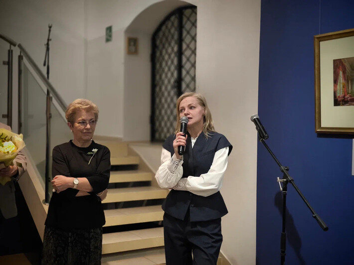 Нежные васильки, весна и образ сильной женщины: в Калининграде открылась выставка, посвящённая Королеве Луизе (фото)   - Новости Калининграда | Фото: пресс-служба Музея Мирового океана