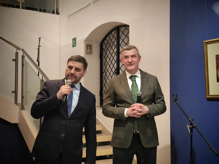 Нежные васильки, весна и образ сильной женщины: в Калининграде открылась выставка, посвящённая Королеве Луизе (фото)   - Новости Калининграда | Фото: пресс-служба Музея Мирового океана