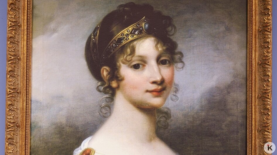 Нежные васильки, весна и образ сильной женщины: в Калининграде открылась выставка, посвящённая Королеве Луизе (фото)   - Новости Калининграда | Фото: Александр Подгорчук / «Клопс»