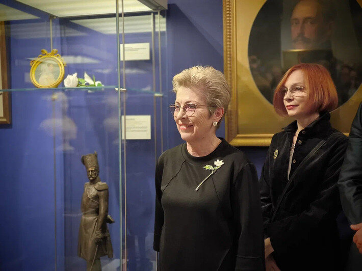 Нежные васильки, весна и образ сильной женщины: в Калининграде открылась выставка, посвящённая Королеве Луизе (фото)   - Новости Калининграда | Фото: пресс-служба Музея Мирового океана