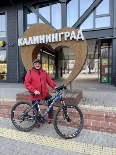 По мотивам полётов во сне: преподаватель химии из Калининграда написал велопутеводитель по городу и области (фото)   - Новости Калининграда | Фото: из архива Александра Булычёва