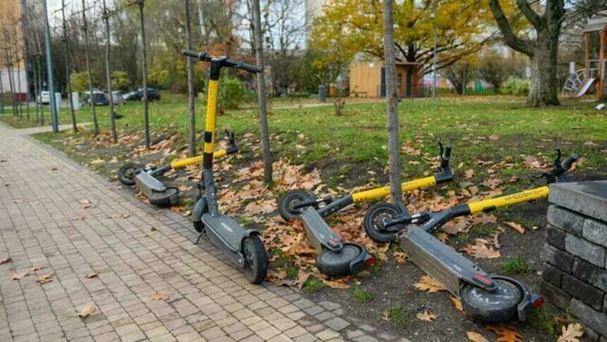 В этом году в Калининграде планируют выделить около 800 парковочных мест для велосипедов и электросамокатов | Фото: архив "СК"