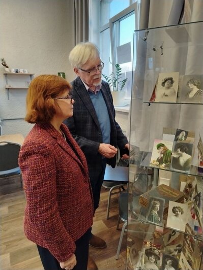 «Это же удивительно — взять историю в руки»: черняховский коллекционер показал сотни старинных открыток, посвящённых женщинам  - Новости Калининграда | Фото: Черняховский историко-художественный музей