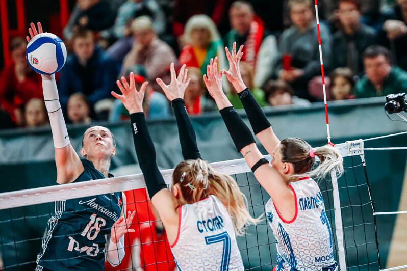 Моменты игры. | Фото: ВК «Локомотив»