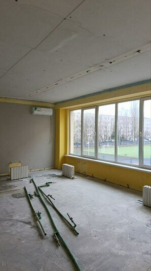 В Светлогорске во время ремонта старой школы нашли скрытые проходы и зеркальные стены (фото) - Новости Калининграда | Фото: канал губернатора Калининградской области Алексея Беспрозванных / Телеграм