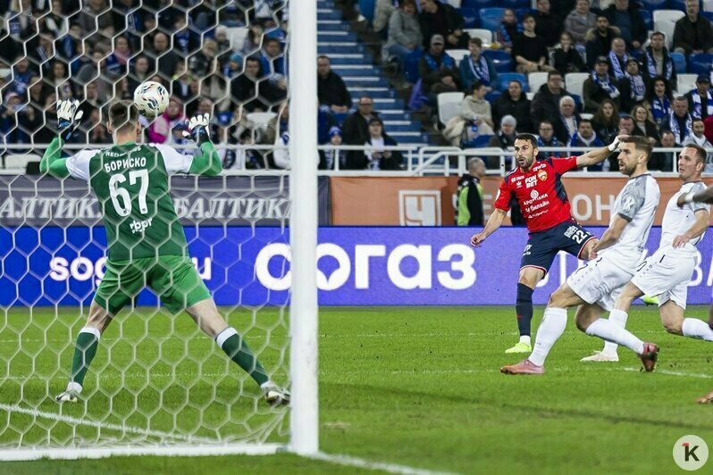 Искры и жесты Талалаева: как футбол едва не стал битвой на Преголе (фоторепортаж) - Новости Калининграда | Фото: Александр Подгорчук / «Клопс»