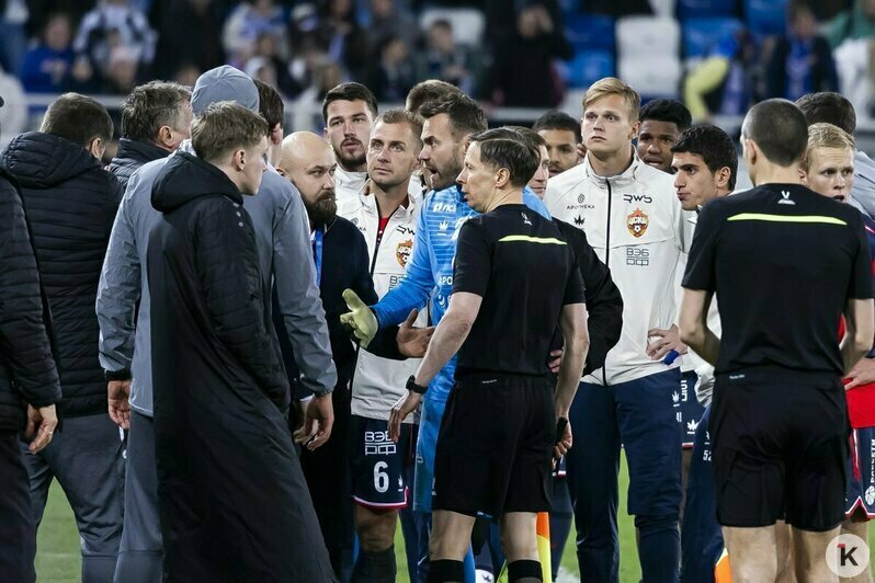 Искры и жесты Талалаева: как футбол едва не стал битвой на Преголе (фоторепортаж) - Новости Калининграда | Фото: Александр Подгорчук / «Клопс»