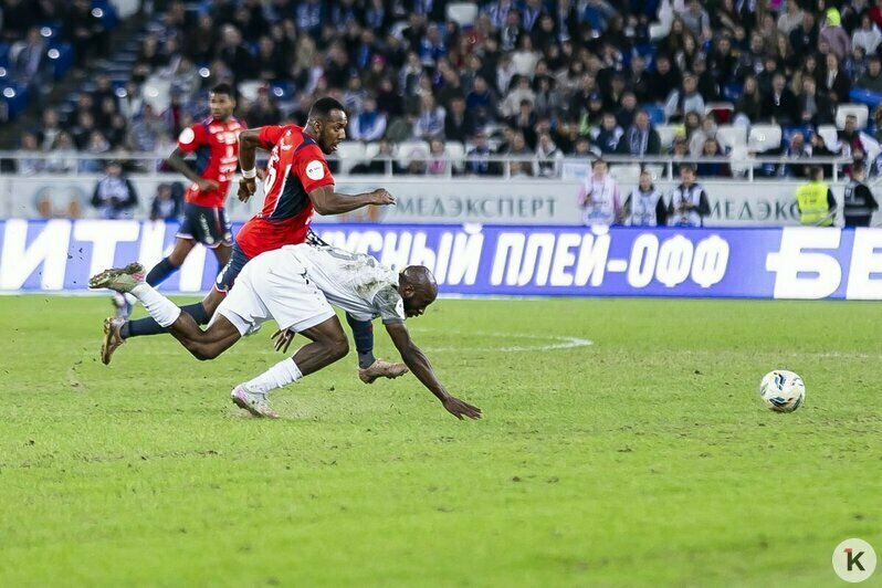 Искры и жесты Талалаева: как футбол едва не стал битвой на Преголе (фоторепортаж) - Новости Калининграда | Фото: Александр Подгорчук / «Клопс»