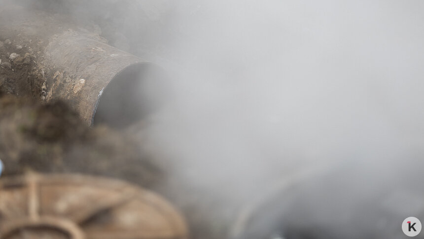 Часть Калининграда осталась без тепла и горячей воды из-за пробитой строителями трубы   - Новости Калининграда | Фото: Александр Подгорчук / Архив «Клопс»