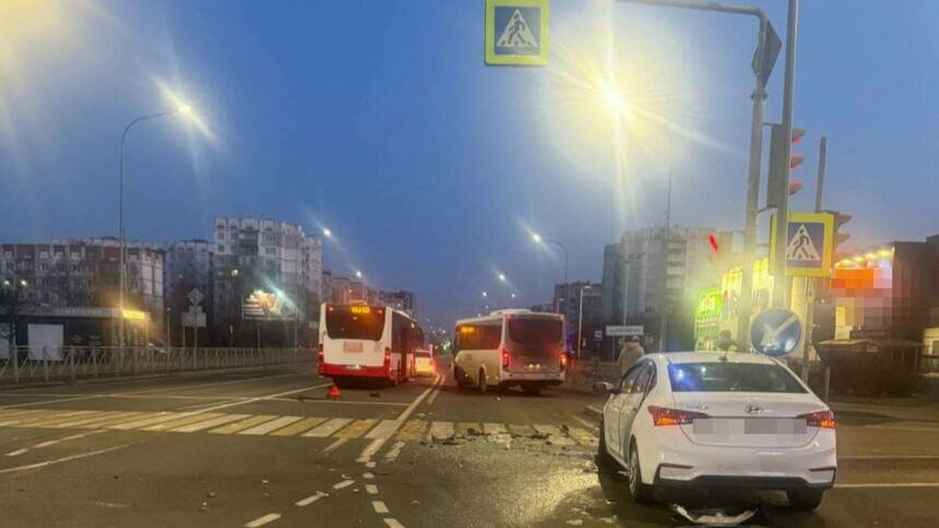 Жёсткое ДТП с автобусом на Согласия выявило проблему с настройкой светофора (видео) - Новости Калининграда | Фото: Госавтоинспекция Калининградской области