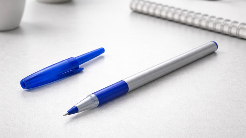 12-летний школьник из Калининграда вдохнул колпачок от ручки и оказался в университетской клинике Петербурга - Новости Калининграда | Иллюстрация: Алиса Игонина / «Клопс»