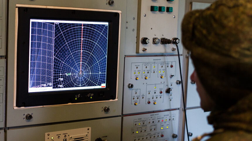 Истребители Су-30СМ2 и вертолёты Ми-8 имитировали налёт на «морских охотников» Балфтлота - Новости Калининграда | Фото: Александр Подгорчук / Архив «Клопс»