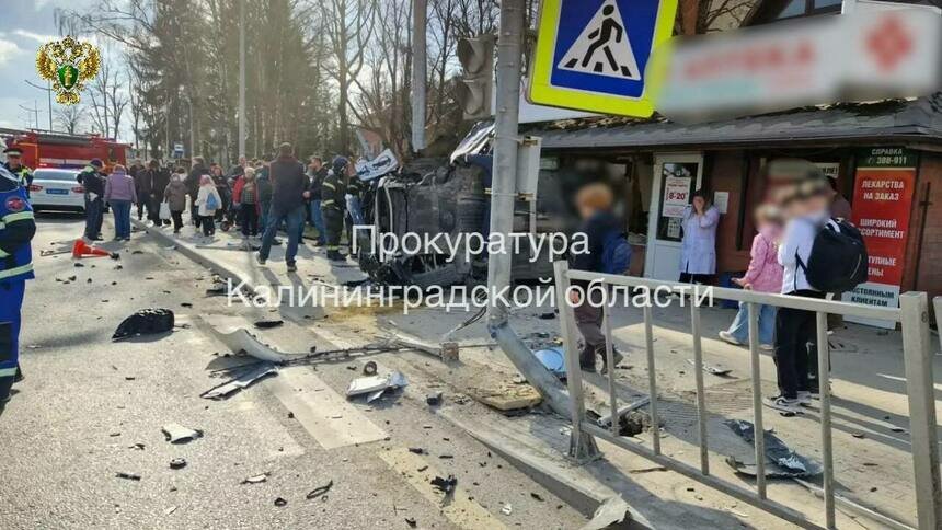 На месте ДТП серьёзные разрушения | Фото:  прокуратура Калининградской области