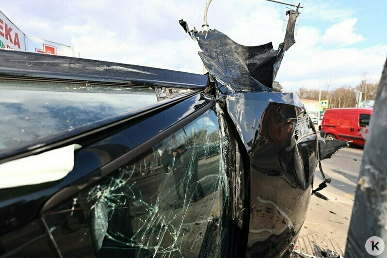 Двух подростков госпитализировали: что известно о состоянии людей, пострадавших после ДТП на остановке в Гурьевске - Новости Калининграда | Фото: Александр Подгорчук / «Клопс»