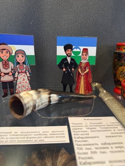 От татар до кабардинцев: в старинном замке под Калининградом открылась выставка, посвящённая культуре 12 народов России - Новости Калининграда | Фото: музей «Вальдавский замок»