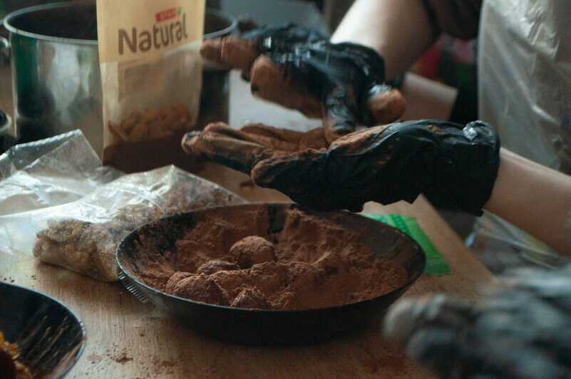 Завершился праздник большой дегустацией. | Фото: Ксения Андреева