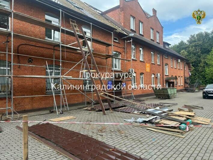 В Гурьевске из-за протекающей крыши затопило поликлинику ЦРБ - Новости Калининграда | Фото: пресс-служба прокуратуры Калининградской области