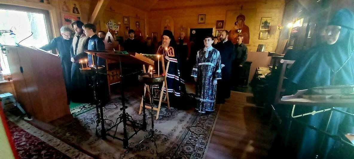 На Бальге постригли в иноки первого послушника области мужского скита (фото) - Новости Калининграда | Фото: епархия Калининграда