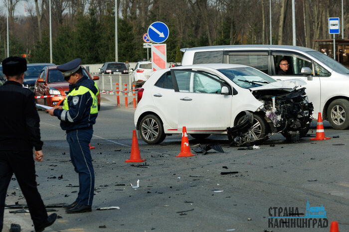 Водитель «КИА», 74-летняя женщина, с переломами доставлена в БСМП. | Фото: Александр Мелехов
