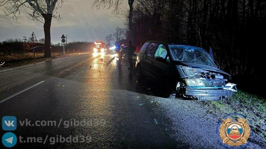 На Мамоновском шоссе столкнулись две легковушки, водитель одной из них в больнице - Новости Калининграда | Фото: ГАИ региона