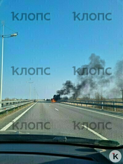 На Приморском кольце вспыхнул автомобиль (видео) - Новости Калининграда | Фото: очевидец