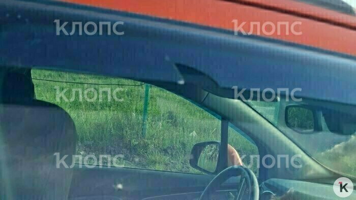 Над окном был разбит козырёк  | Фото: предоставила Екатерина 