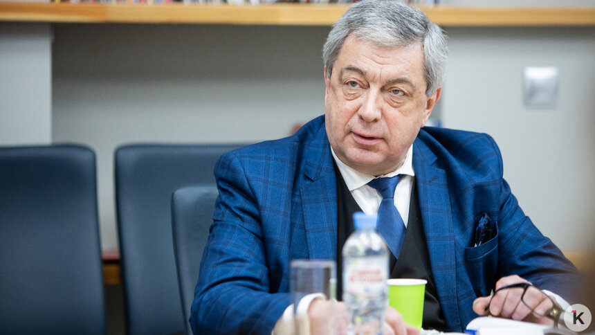 «Главное — не оборачиваться на возраст»: директор филармонии Виктор Бобков — о 75-летии и творческом пути   - Новости Калининграда | Фото: Александр Подгорчук / Архив «Клопс»