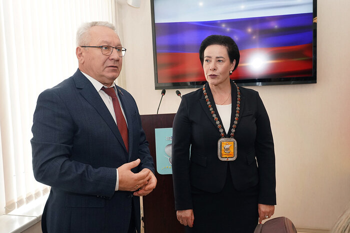 Елена Дятлова стала главой Калининграда, Олег Аминов - председателем городского Совета депутатов | Фото: правительство Калининградской области